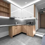 Pantheon, Nilie Hospitality Mgmt アパート