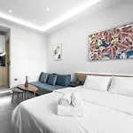 Pantheon, Nilie Hospitality Mgmt アパート