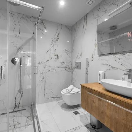 Pantheon, Nilie Hospitality Mgmt דירה *